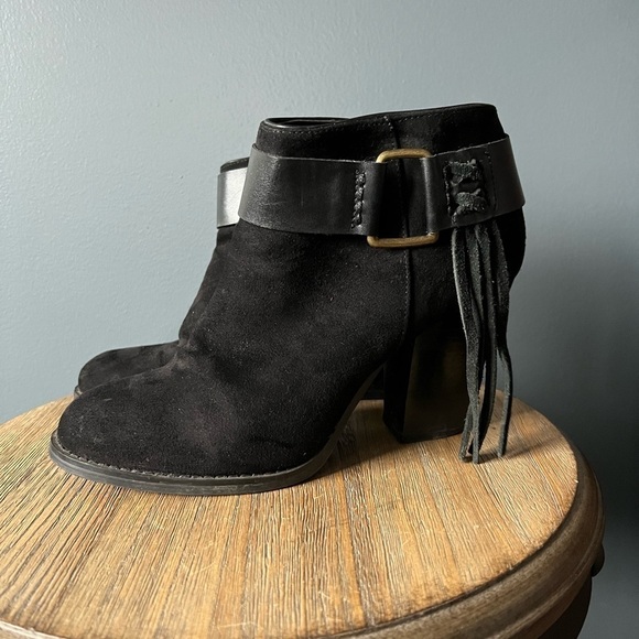 Kensie Mabella Ankle Booties - Picture 4 of 9